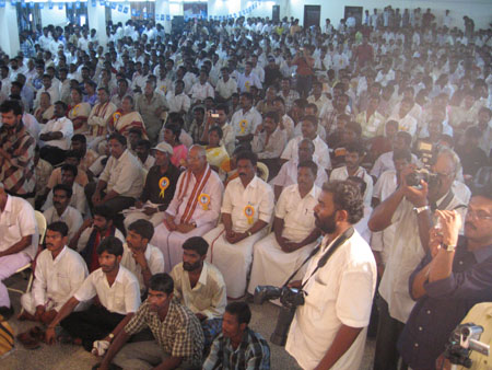 Paarvaiyalargal-15